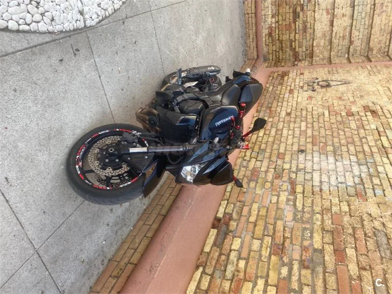 Kawasaki Z 750 – Vista 4