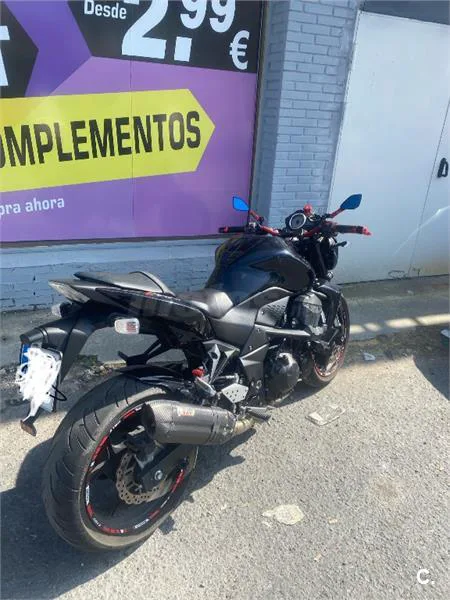 Kawasaki Z 750 – Vista 5