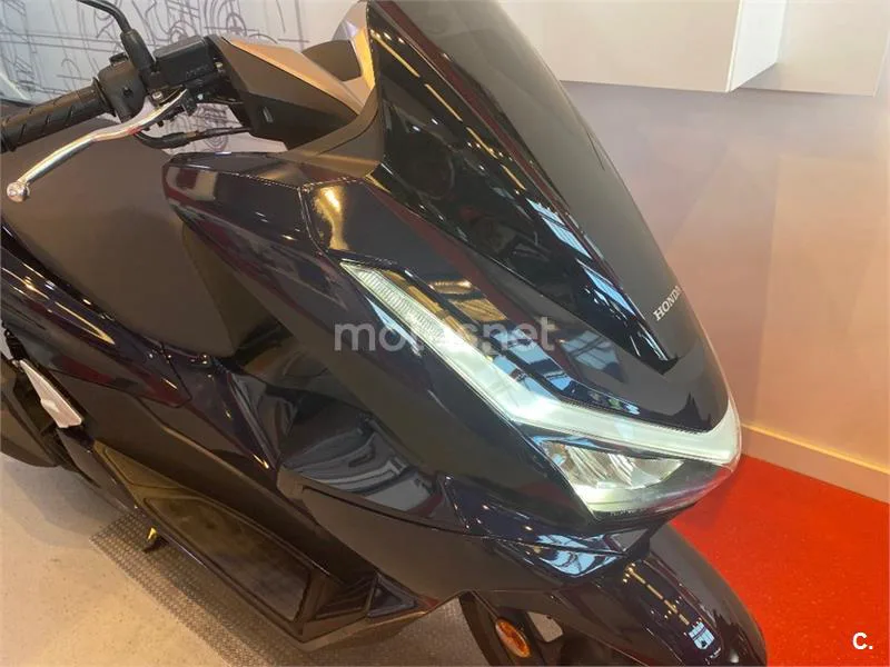 Honda PCX 125 – Vista 3