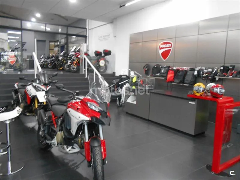 Ducati Streetfighter V2 – Vista 15