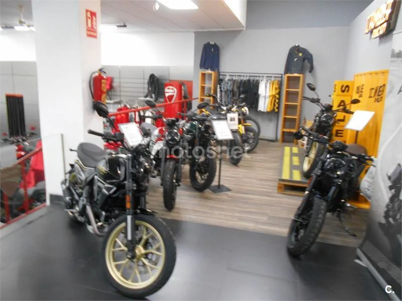 Ducati Streetfighter V2 – Vista 18