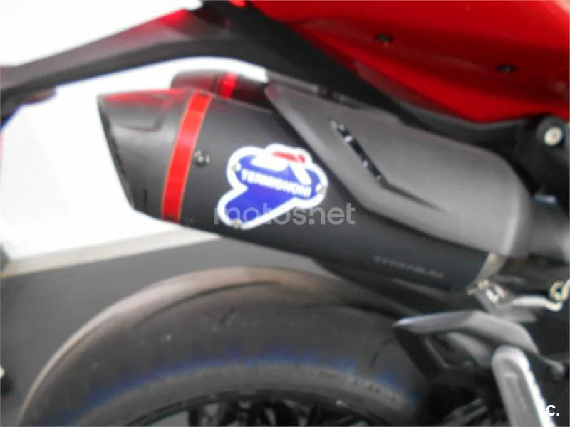 Ducati Streetfighter V2 – Vista 7