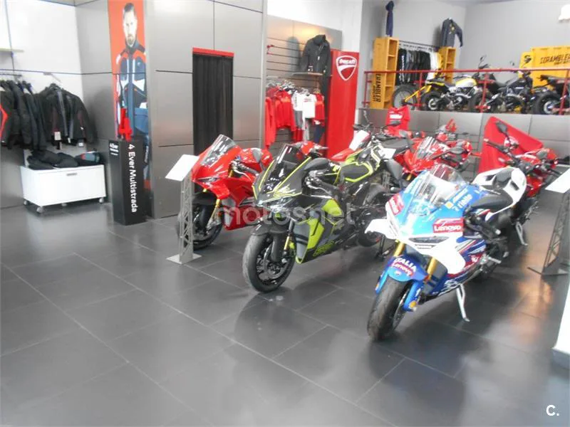 Ducati Streetfighter V2 – Vista 10