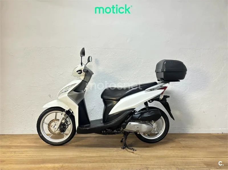 Honda Vision 110 – Vista 7