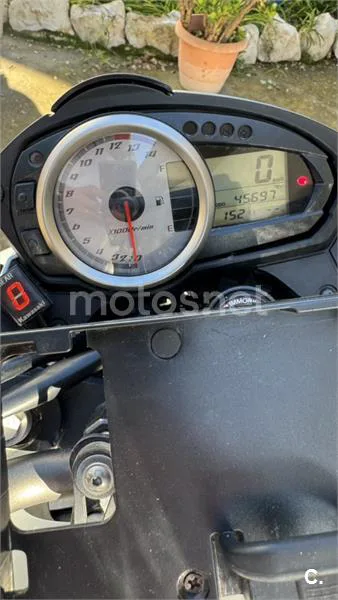 Kawasaki Z 750 – Vista 8