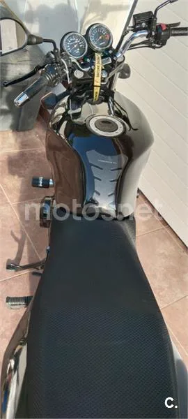 Suzuki GS 500 – Vista 11