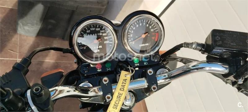 Suzuki GS 500 – Vista 8