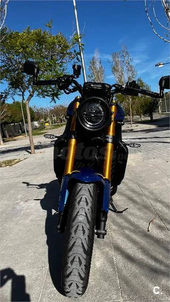 Yamaha XSR900 – Vista 8