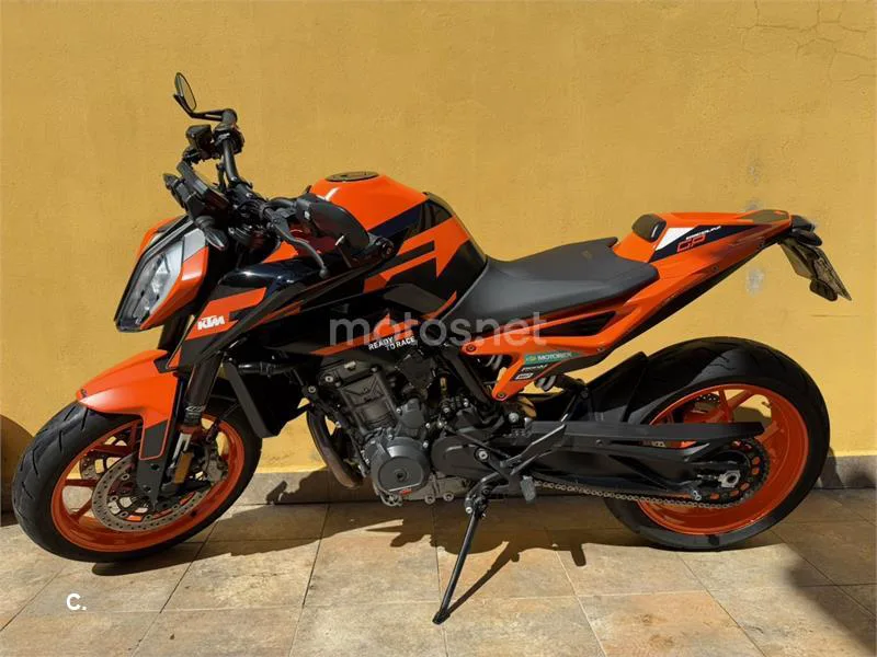 KTM 890 – Vista 4