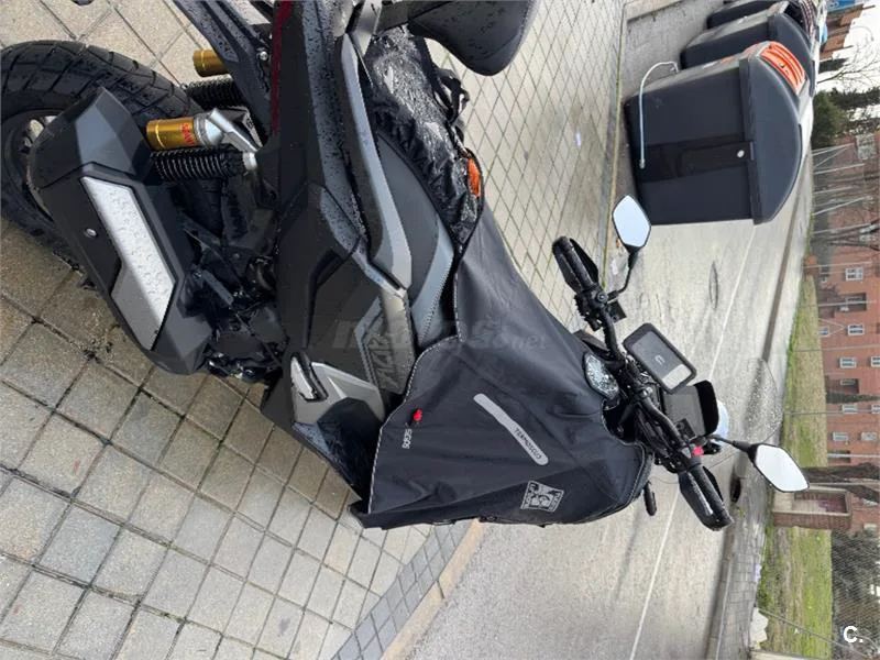 Honda ADV 350 – Vista 3