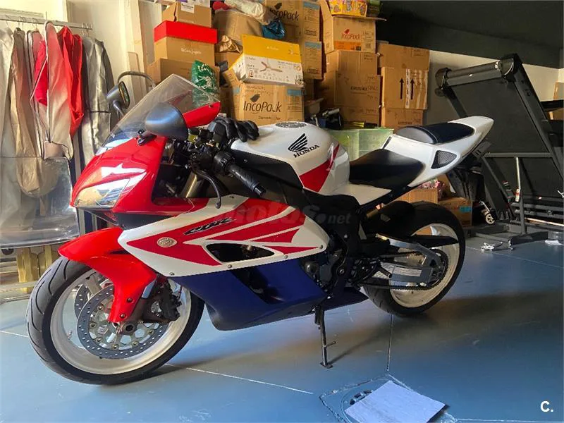 Honda CBR 1000RR Fireblade – Vista 2