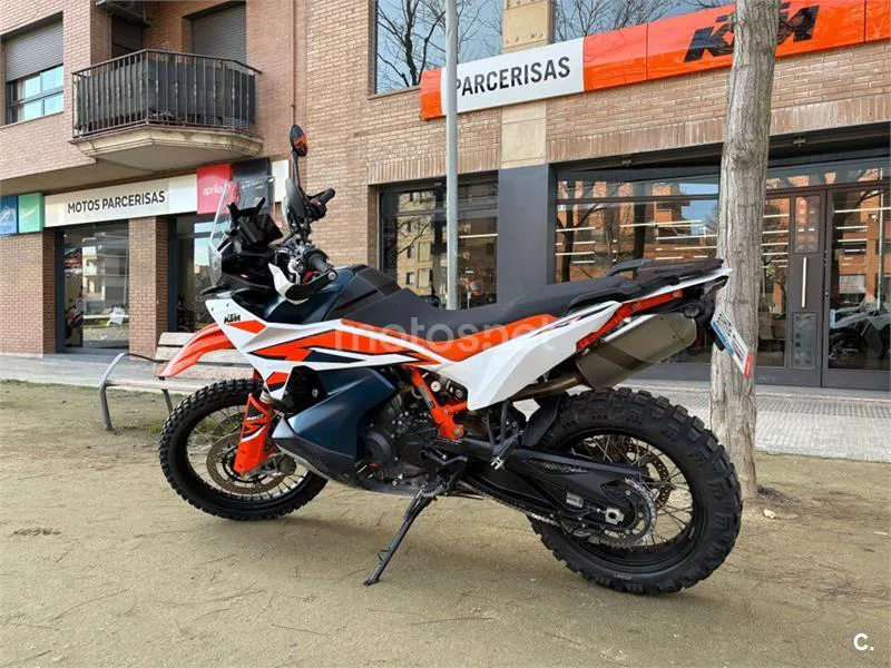 KTM 890 – Vista 3