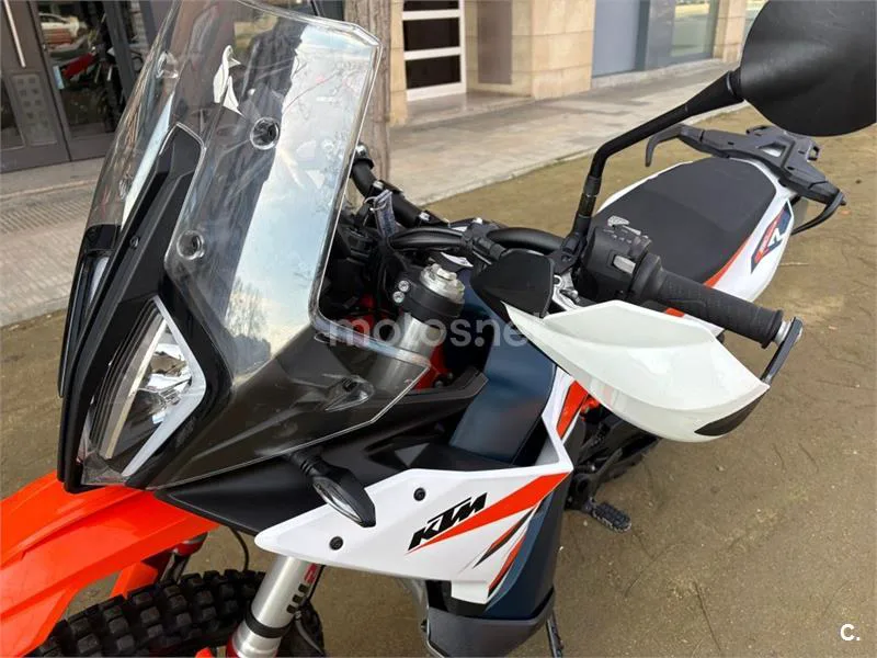 KTM 890 – Vista 5