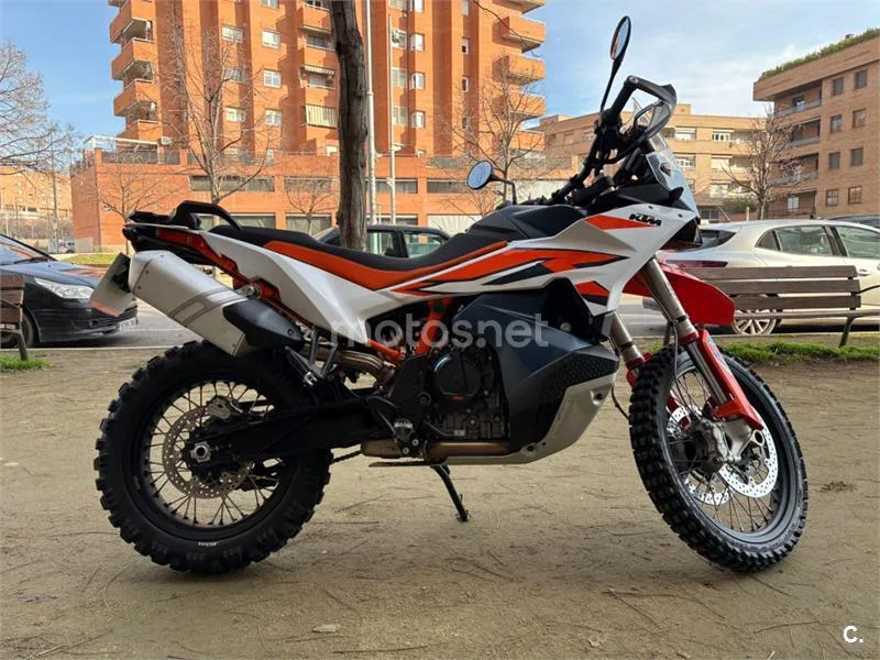 KTM 890 – Vista 9
