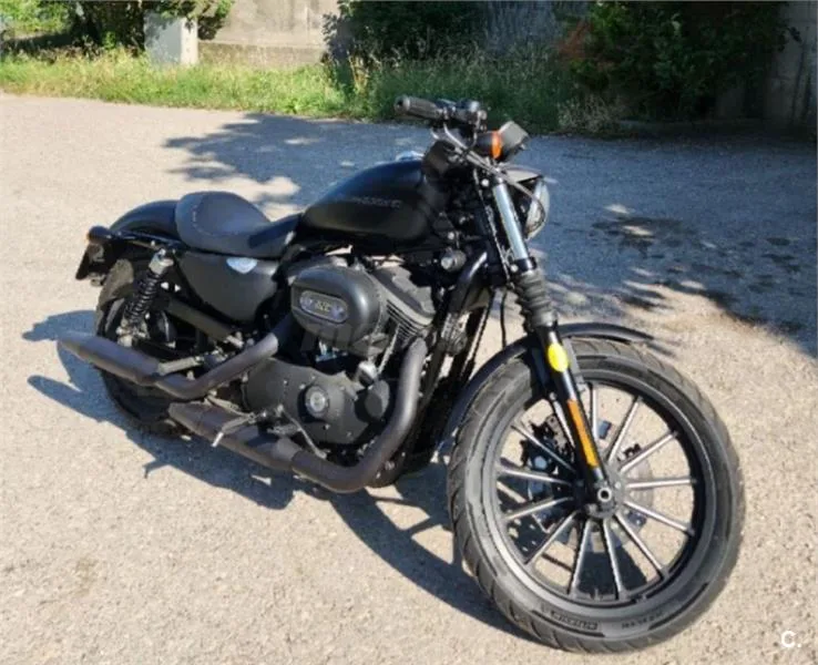 Harley-Davidson Sportster 883 Iron Dark Custom – Vista 3