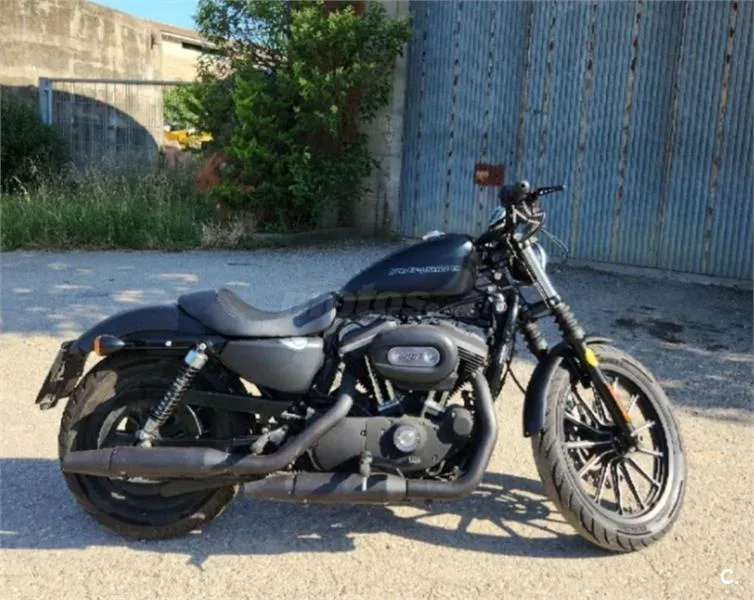 Harley-Davidson Sportster 883 Iron Dark Custom – Vista 4