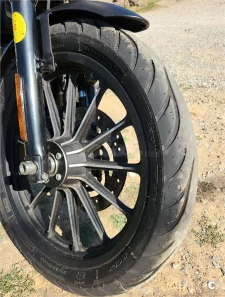 Harley-Davidson Sportster 883 Iron Dark Custom – Vista 7