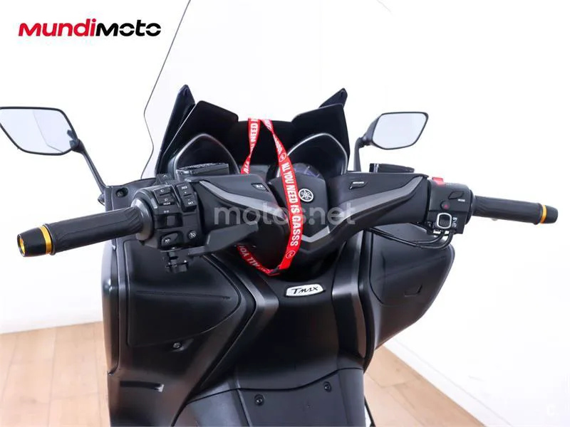 Yamaha TMAX 560 – Vista 11