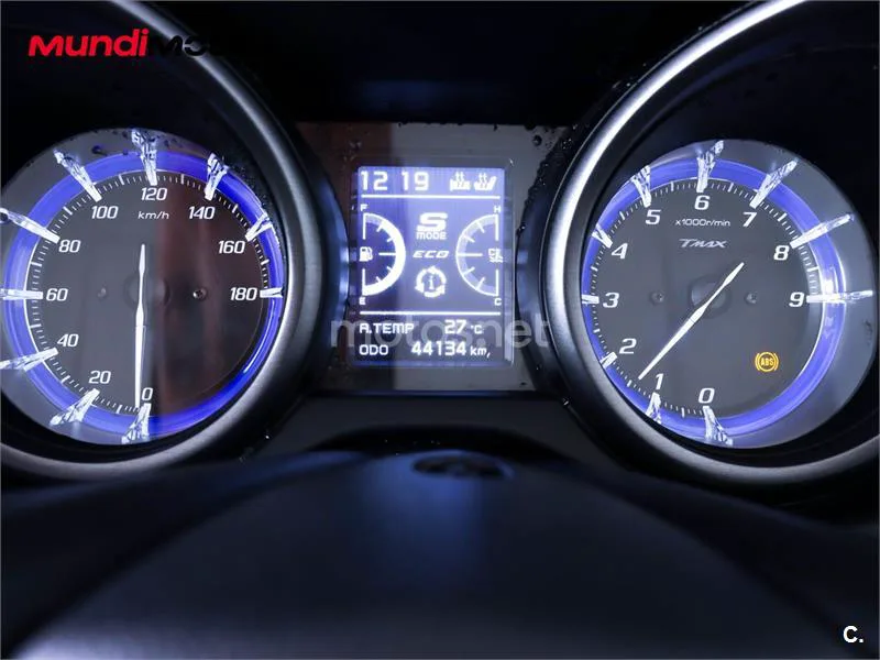 Yamaha TMAX 560 – Vista 12