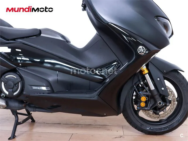 Yamaha TMAX 560 – Vista 20