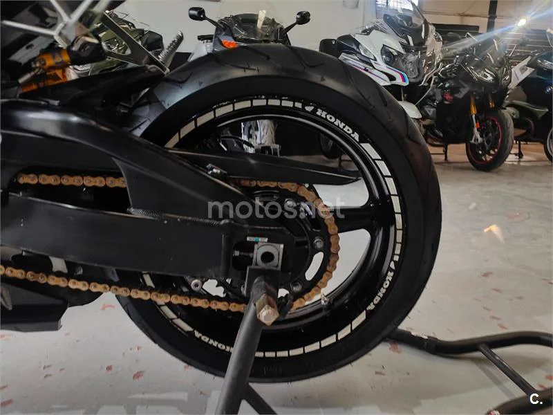 Honda CBR 1000 RR Fireblade – Vista 18