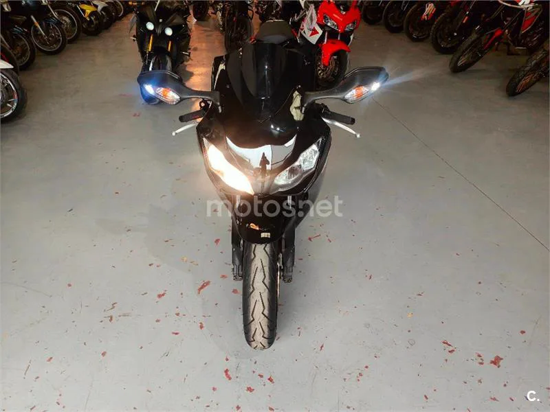 Honda CBR 1000 RR Fireblade – Vista 21