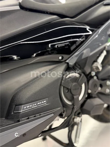 Yamaha TMAX 560 TECH MAX – Vista 5