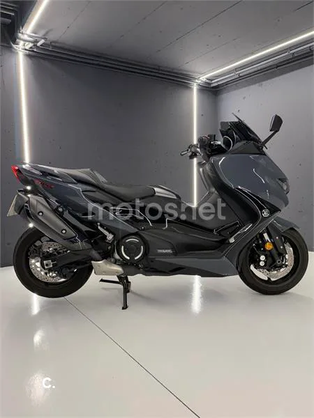 Yamaha TMAX 560 TECH MAX – Vista 7