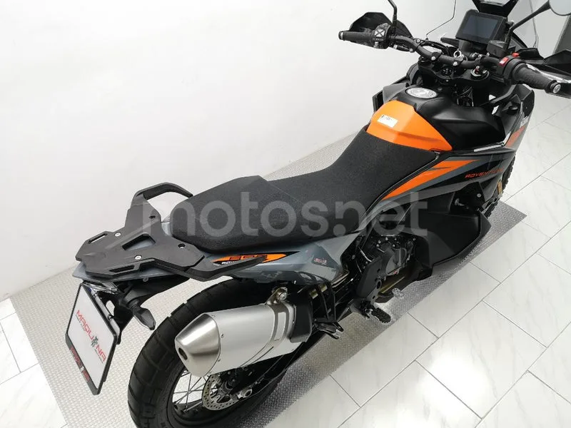 KTM 890 – Vista 4