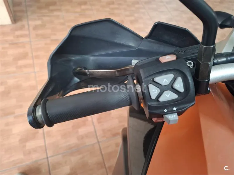 KTM 1050 Adventure – Vista 6