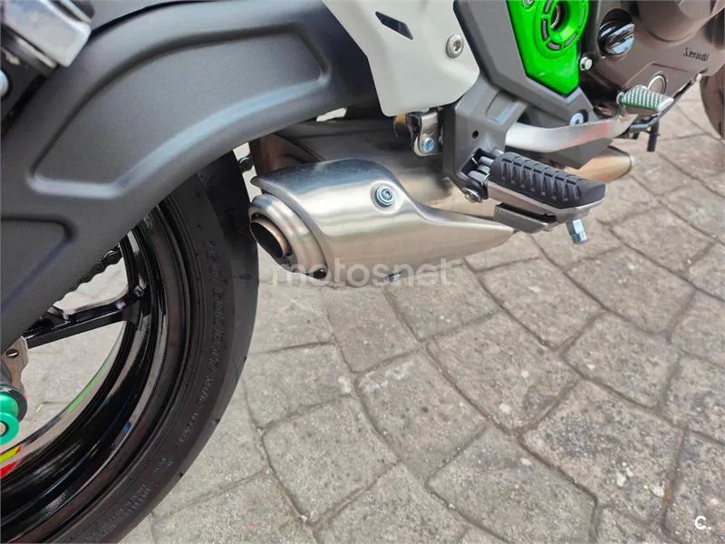 Kawasaki Z650 – Vista 16