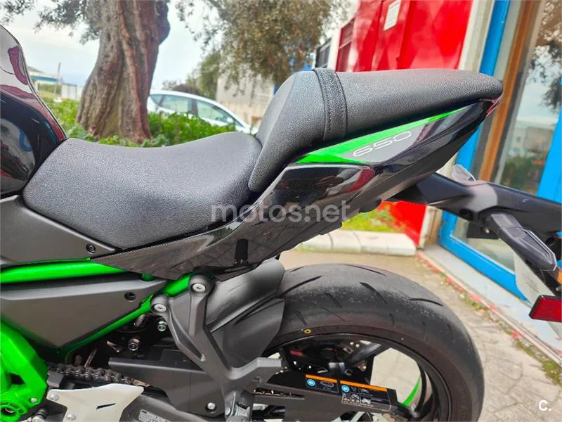 Kawasaki Z650 – Vista 17