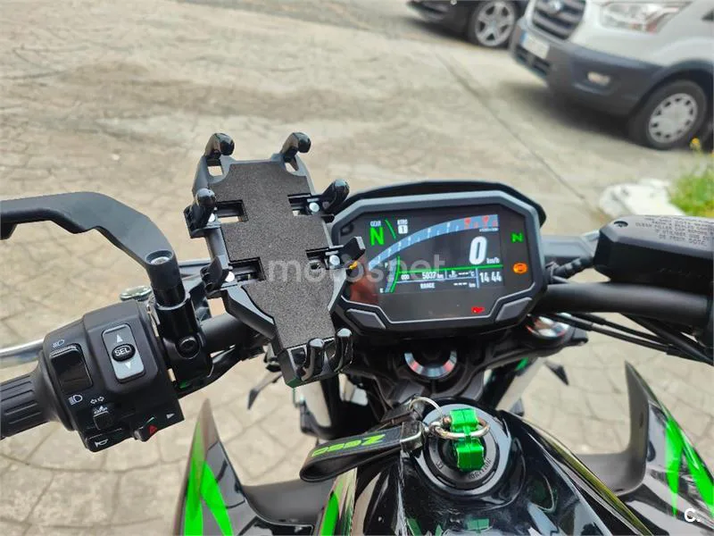 Kawasaki Z650 – Vista 9