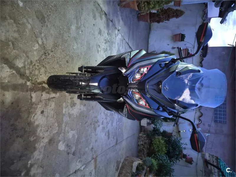Kymco AK 550 – Vista 3
