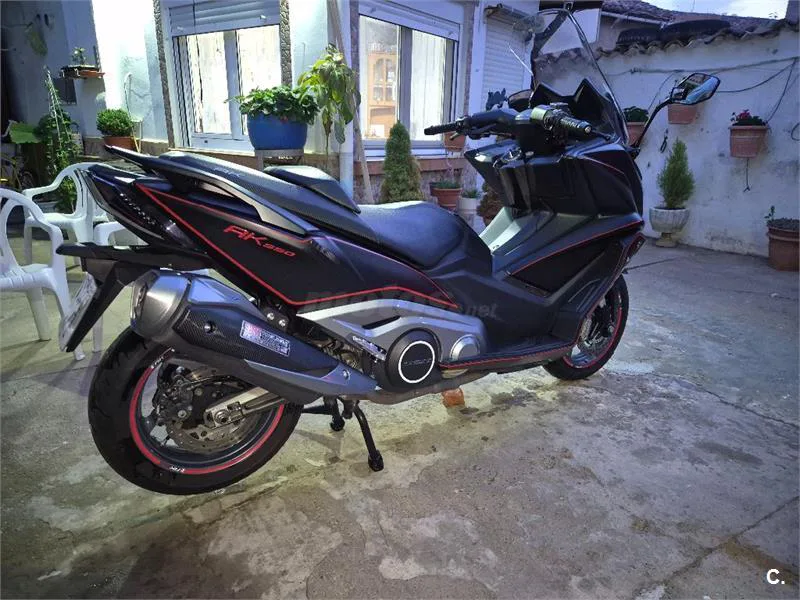 Kymco AK 550 – Vista 5