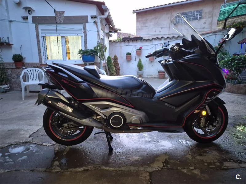 Kymco AK 550 – Vista 7