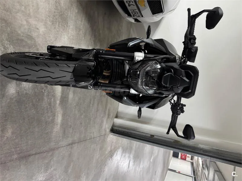 BMW F 900 R – Vista 3