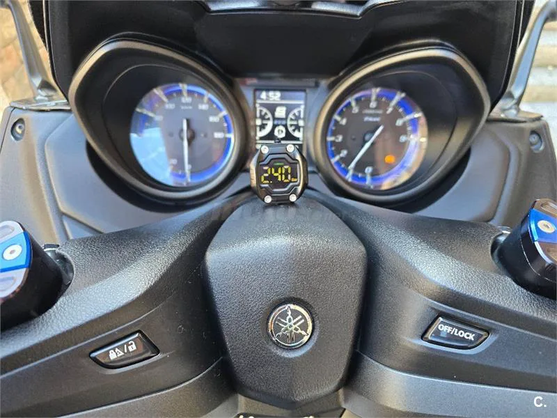 Yamaha TMAX 560 ABS – Vista 10