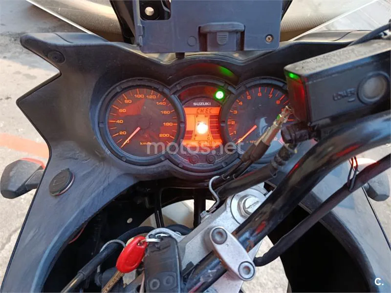 Suzuki V-Strom 650 – Vista 9