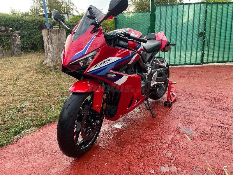 Honda CBR 650 R – Vista 7