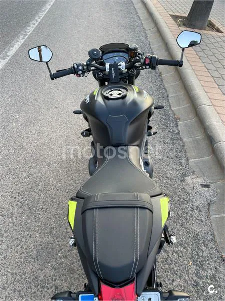 Triumph Street Triple 765 – Vista 2