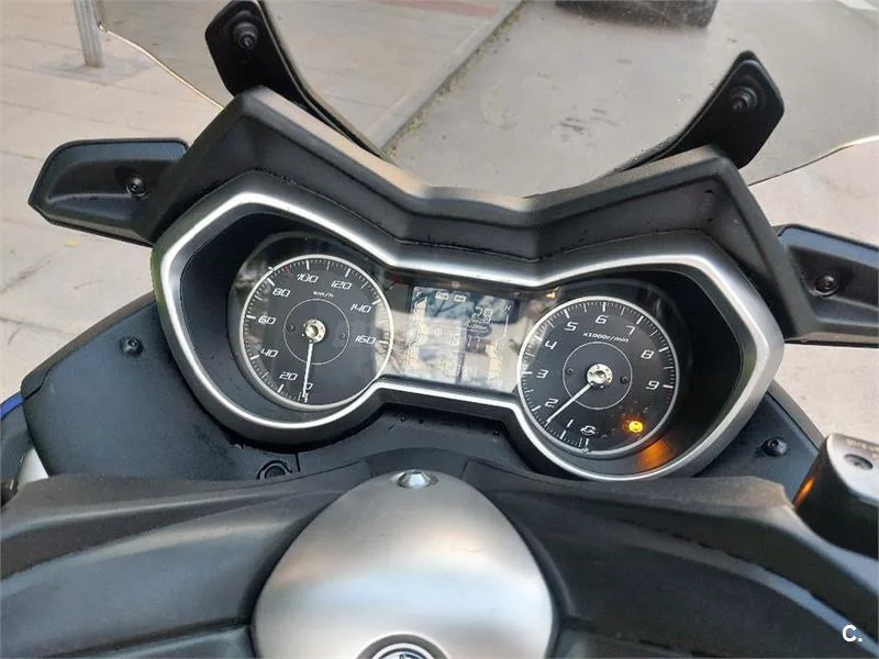 Yamaha XMAX 300 – Vista 3