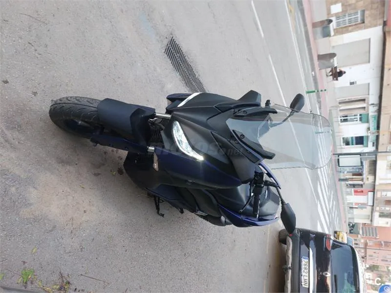 Yamaha XMAX 300 – Vista 6