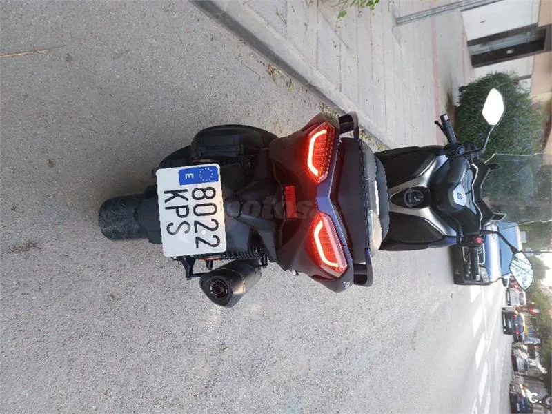 Yamaha XMAX 300 – Vista 7