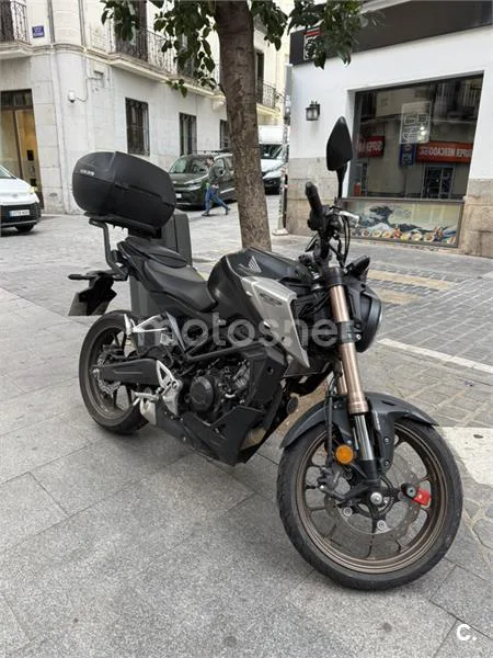 Honda CB 125 R – Vista 2