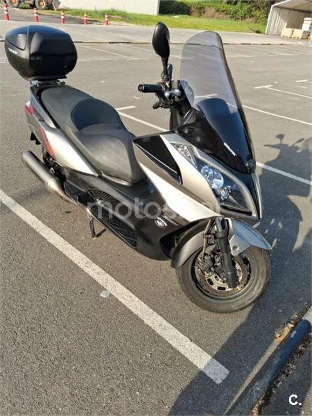 Kymco Super Dink 300i – Vista 2