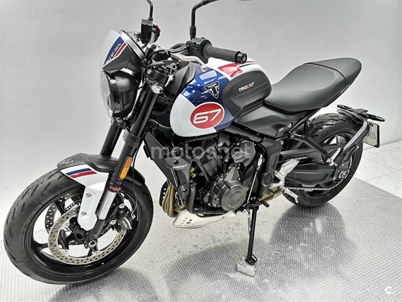 Triumph Trident 660 – Vista 15
