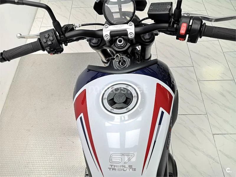 Triumph Trident 660 – Vista 7