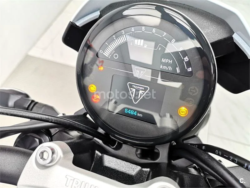 Triumph Trident 660 – Vista 10