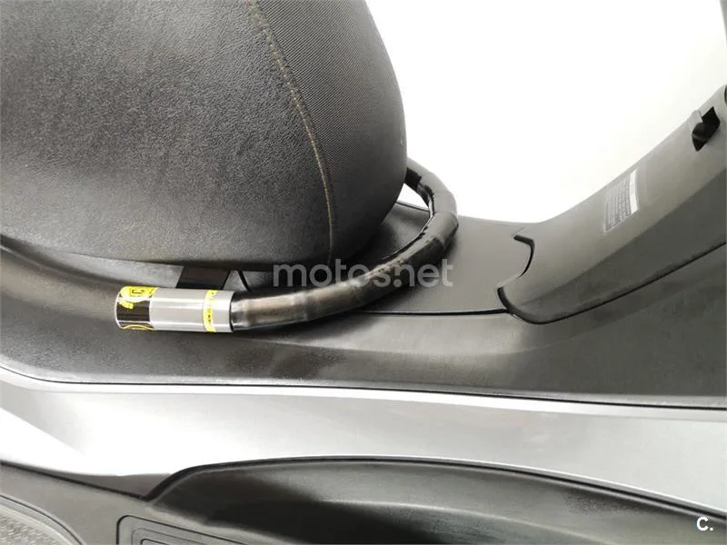 Kymco Grand Dink 300 – Vista 13